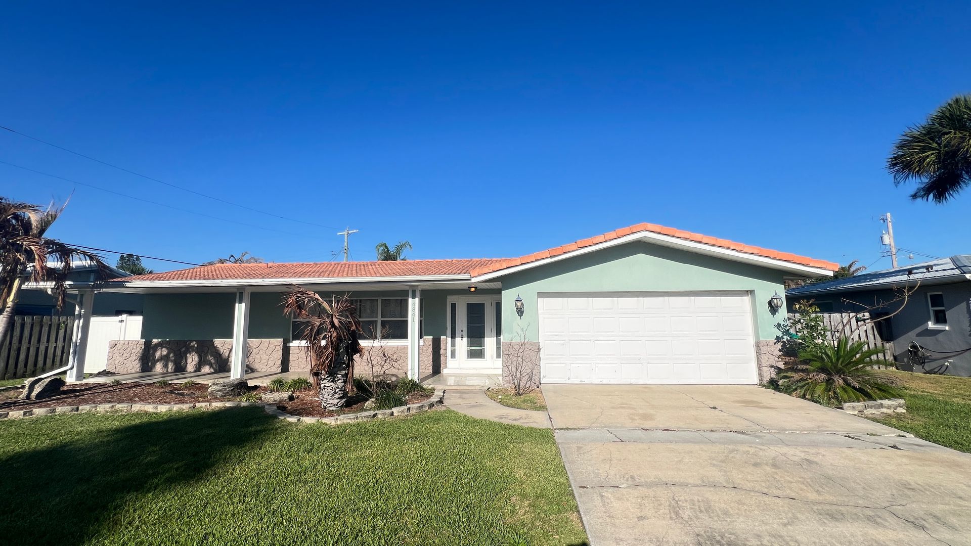 Cocoa Beach House: 4841 N Banana River Blvd