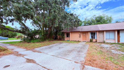 2/2 UCF Duplex AVAILABLE NOW! – photo 1
