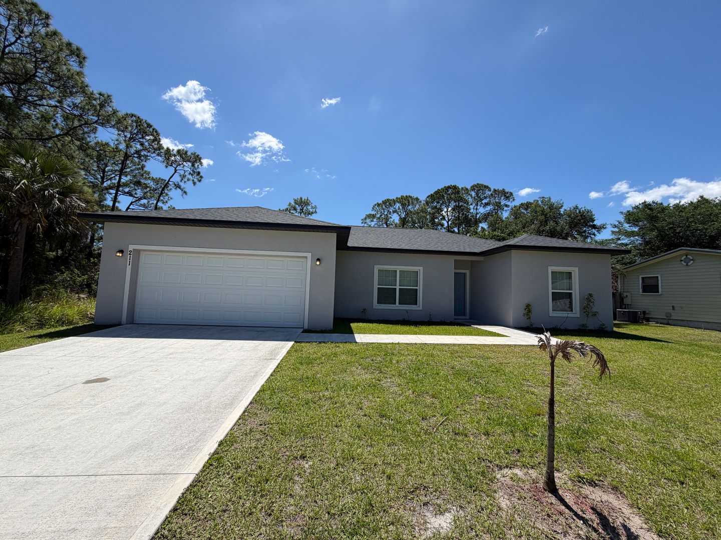 Palm Bay House: 211 Taunton Rd SW