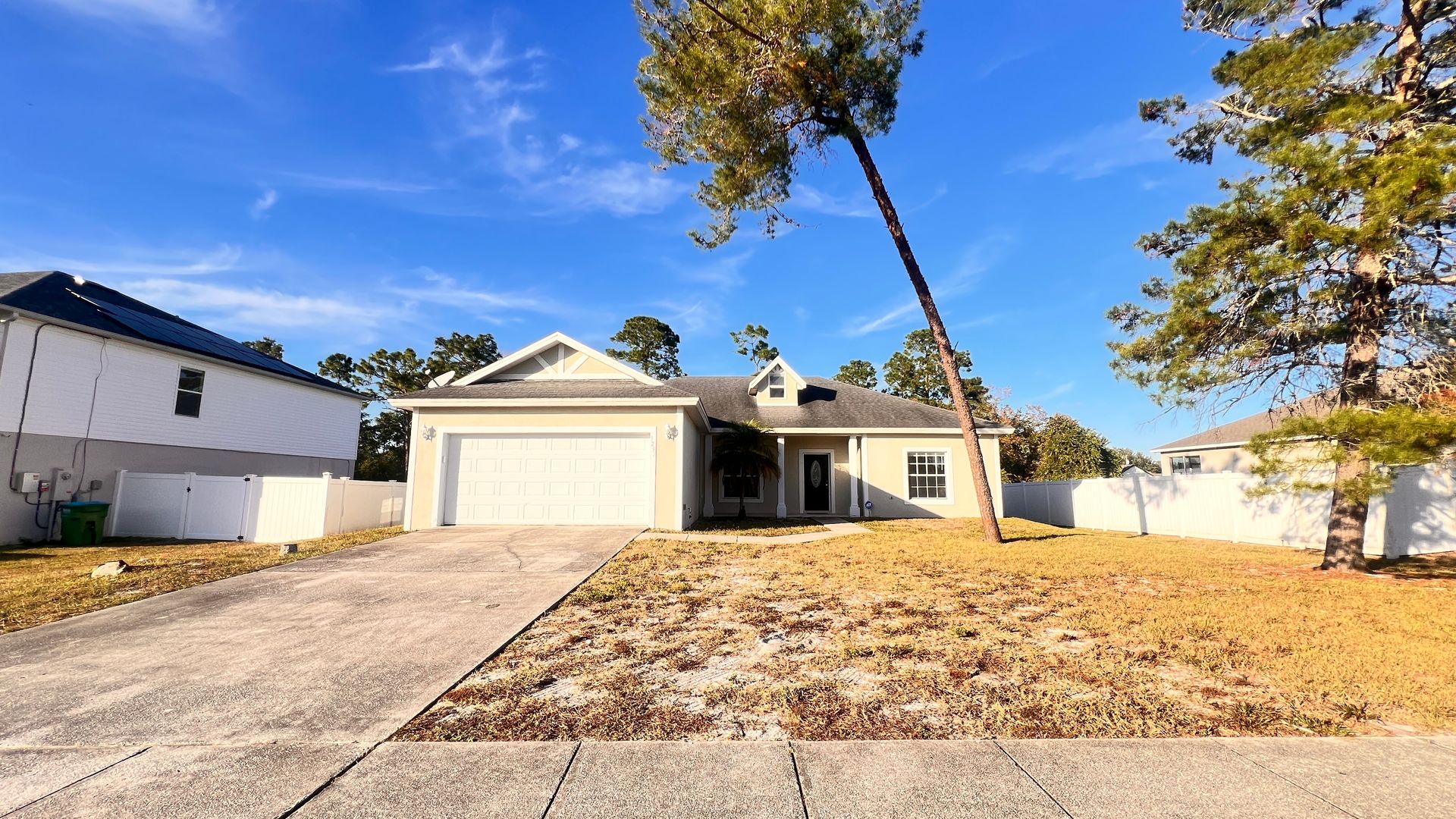 Deltona House: 3297 Tallwood Dr