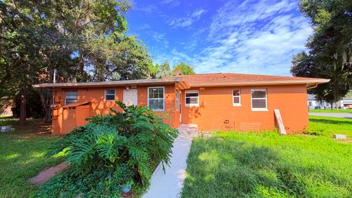 Charming 2-Bedroom Duplex Home with WATER, LAUNDRY, & LAWN CARE Included! – photo 1