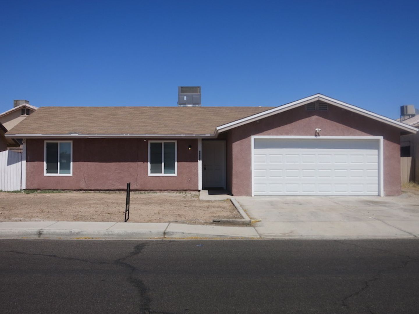 Yuma House: 2685 S 17th Ave