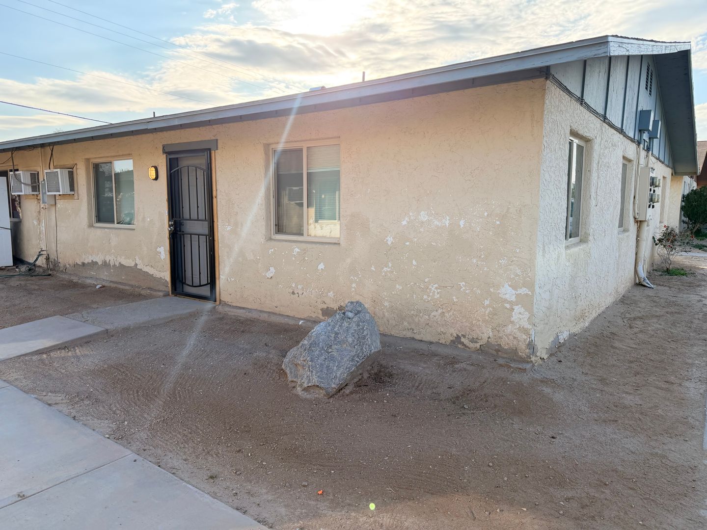 San Luis Apartment: 279 & 287 E. Cuahutemoc St