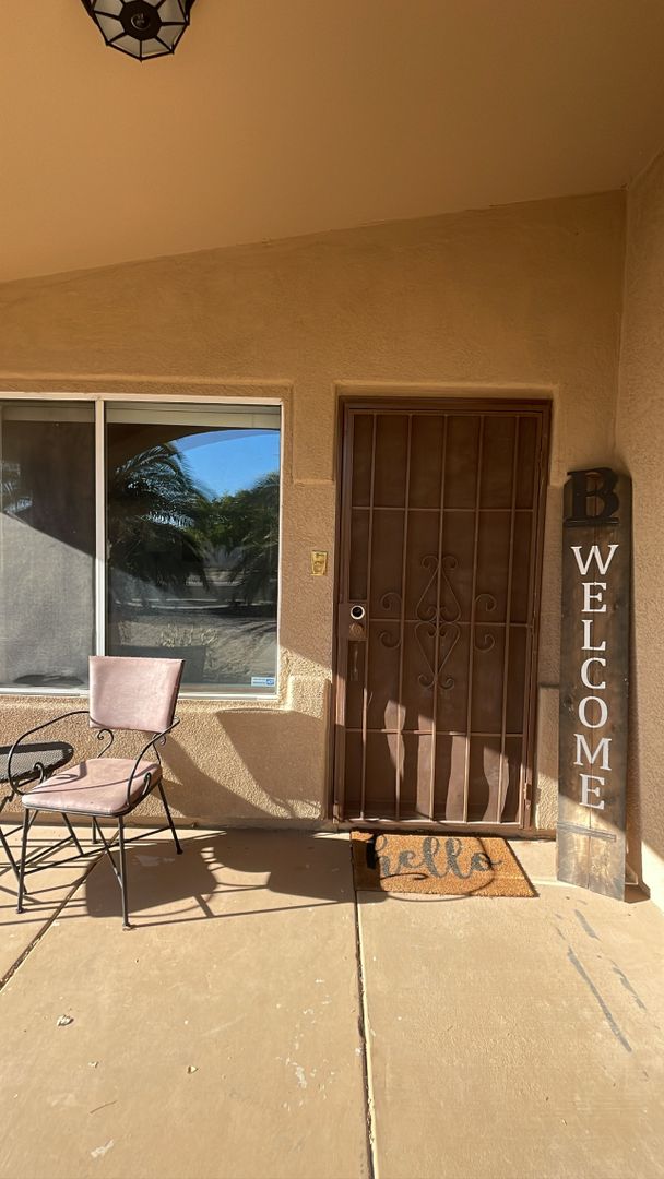 Yuma House: 10553 E 34th St