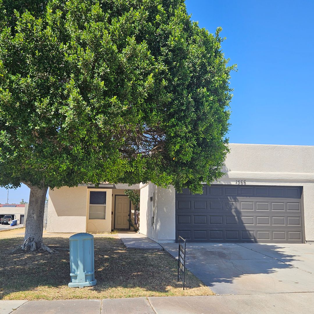 Yuma House: 1566 W 13th St