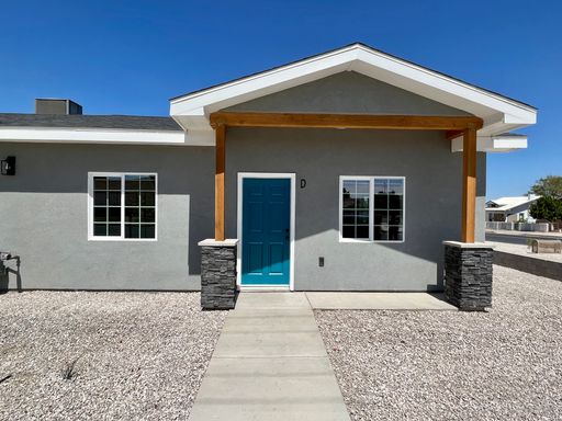 Newer 2 Bedroom Units close to downtown Yuma with modern features – photo 1