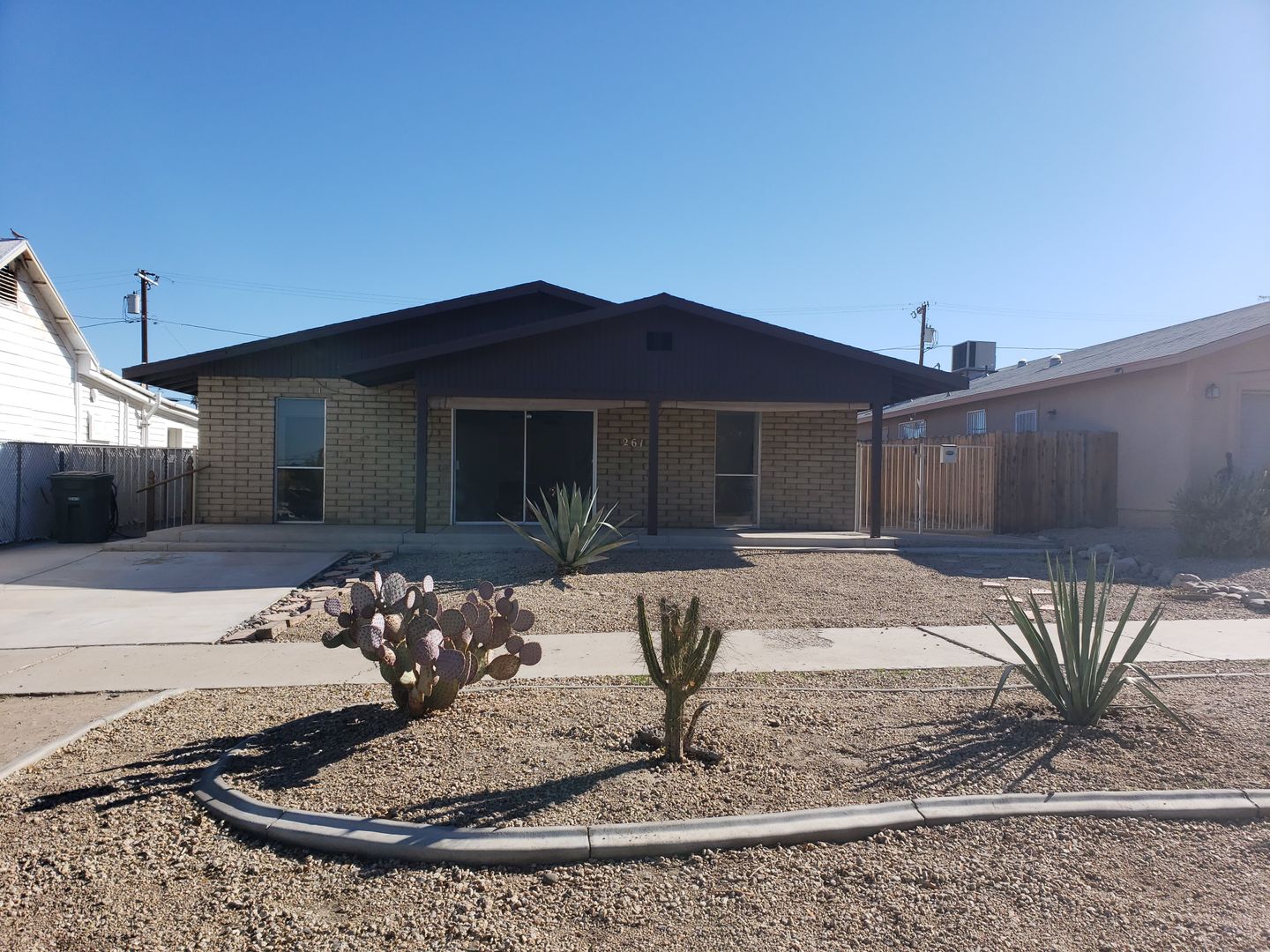 Yuma House: 261 S 6th Ave