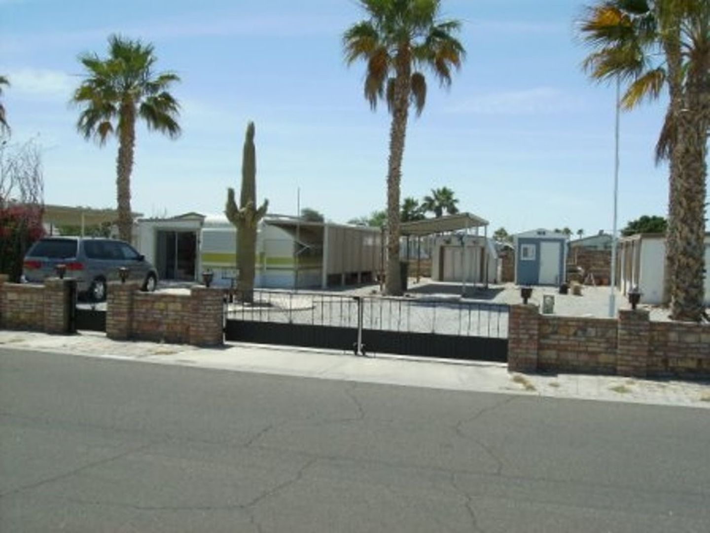 Yuma House: 13419 E 48th Dr, Unit B