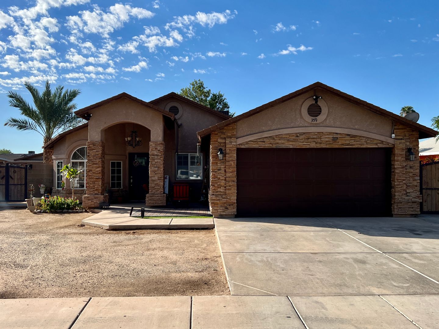 San Luis House: 359 E Independence St