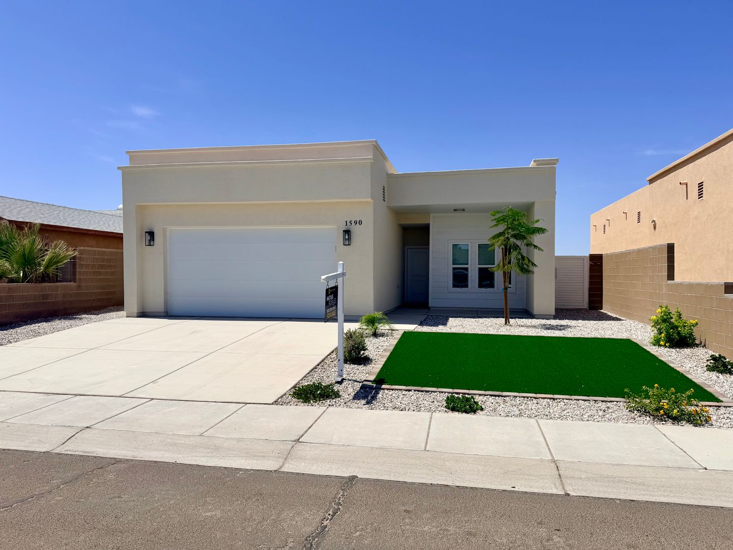 San Luis House: 1590 N. 9th Ave