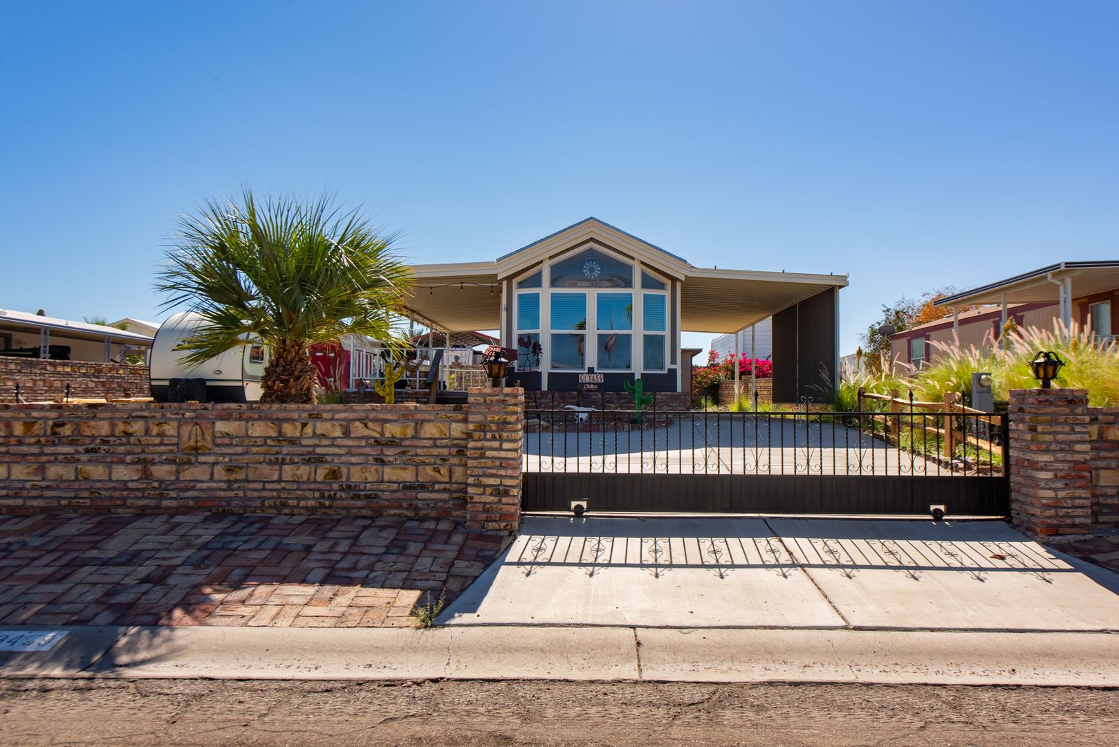 Yuma House: 13459 E 51st St