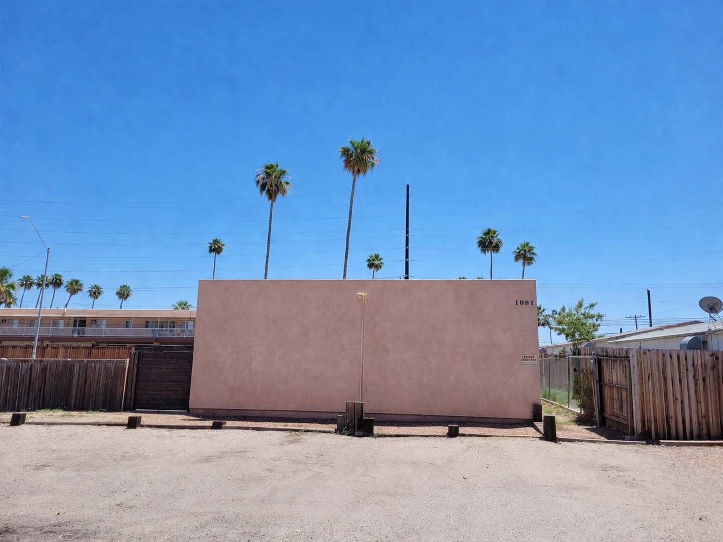Yuma Apartment: 1081 S Avenue A