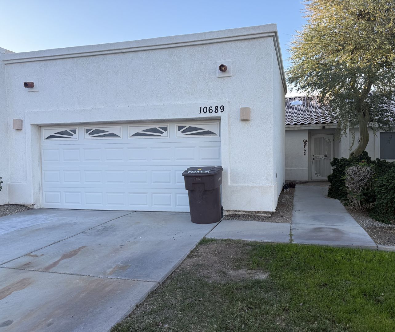 Yuma House: 10689 E 35th St