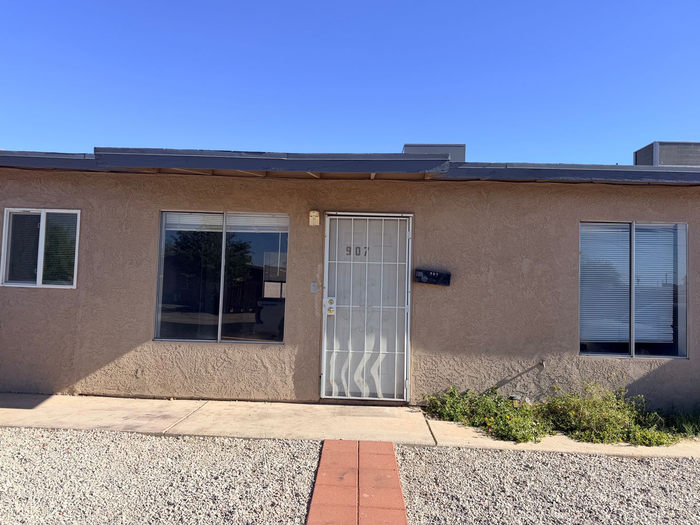 Yuma Apartment: 907 W 21st St