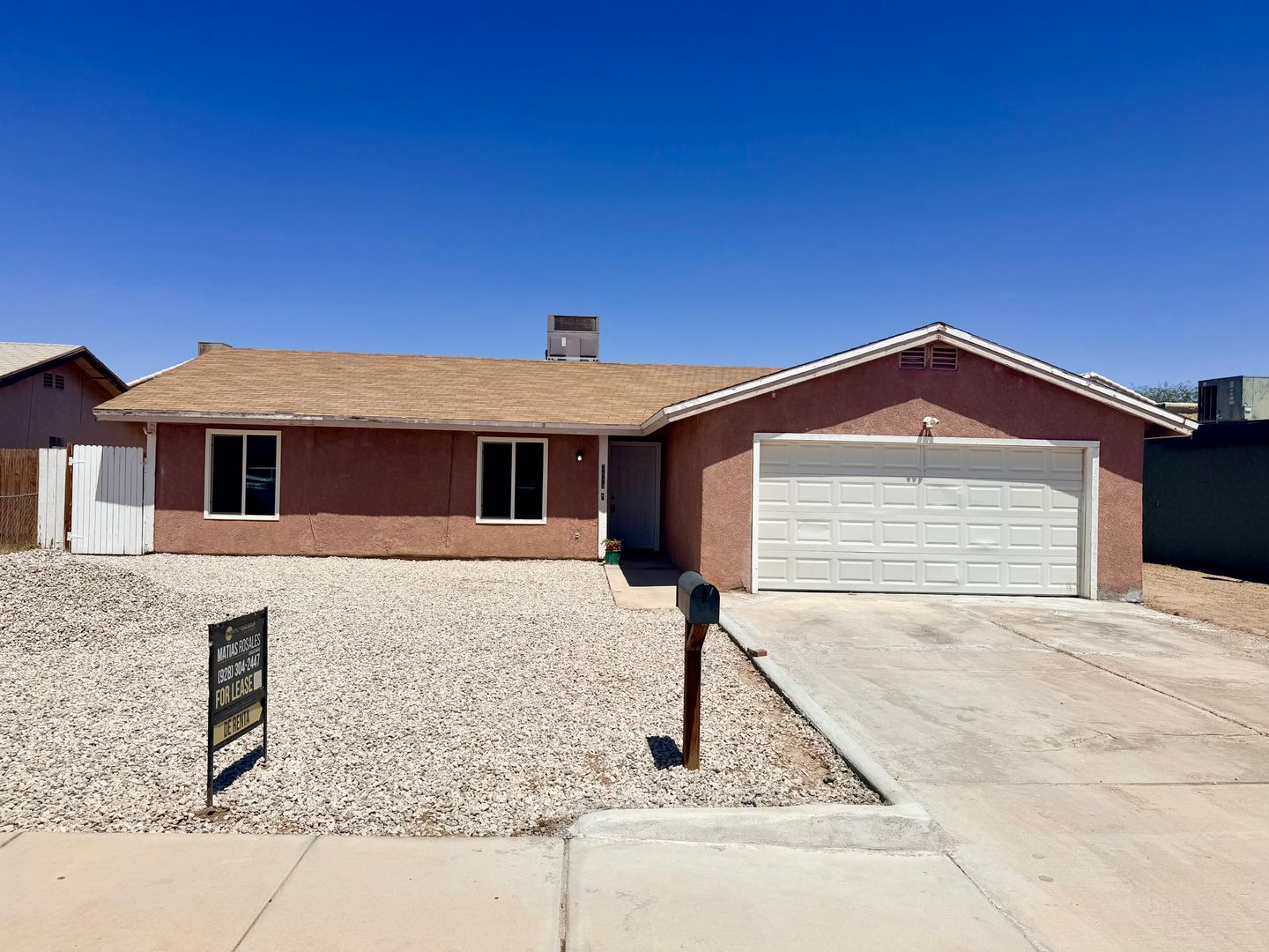 Yuma House: 2685 S 17th Ave