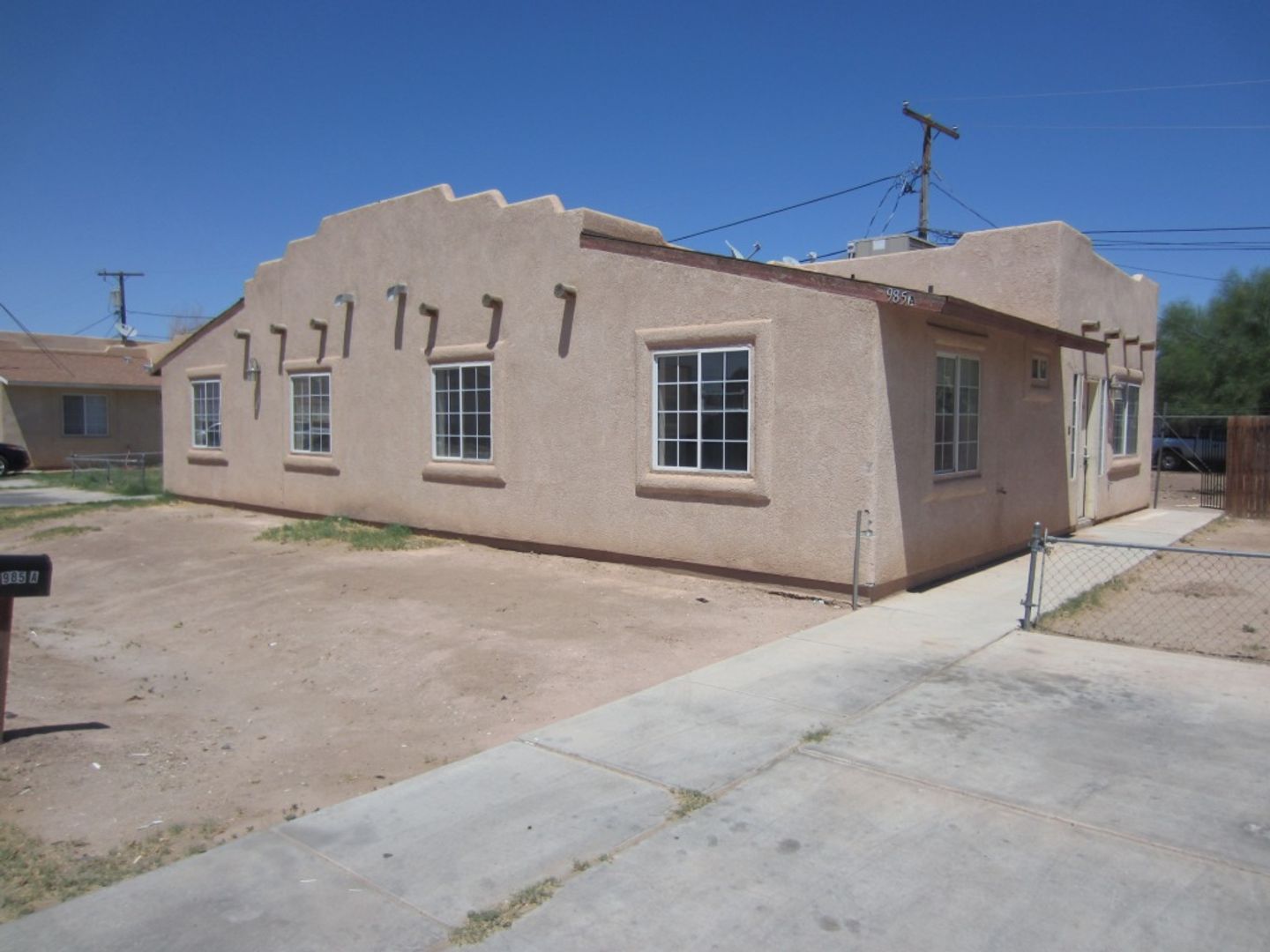 Yuma Apartment: 985 S. 37th Ave
