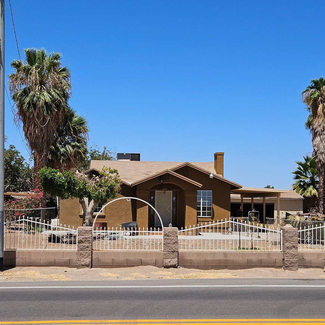 Yuma House: 4810 W 8th St