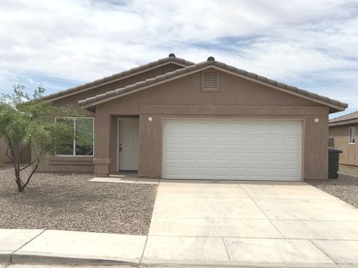 Desert Sands 4 bedroom 2 bathroom home with extra living room – photo 1