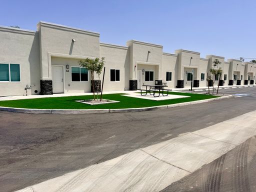 Brand New Palm View 2-Bedroom 2- Bathroom Gated Yuma Apartments – photo 1