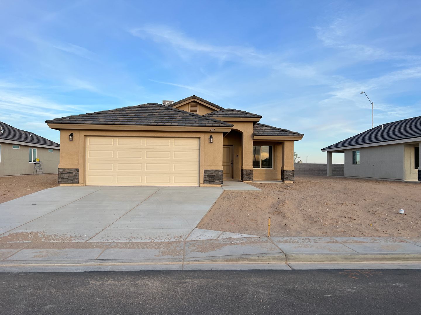 San Luis House: 237 S Amarely Ave