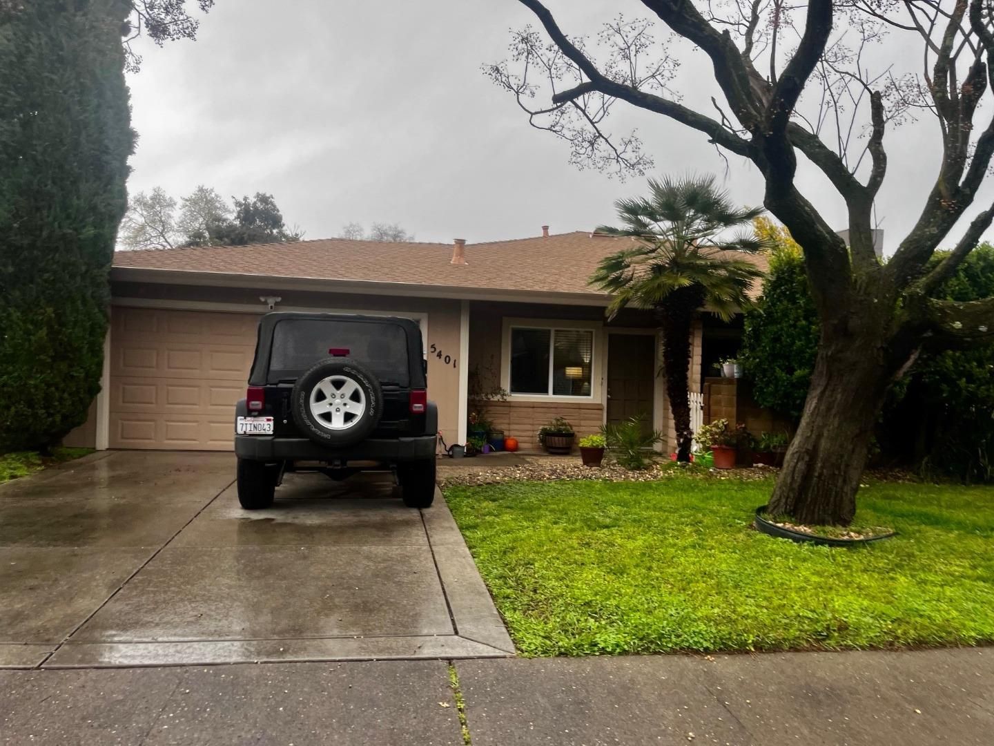Carmichael Apartment: 3332 Jayanne Way