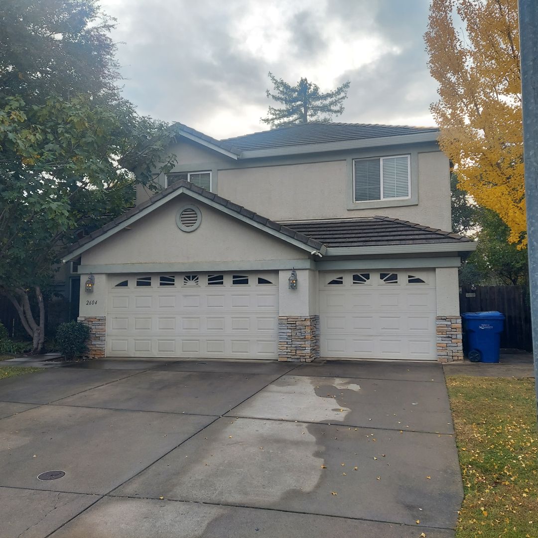 Carmichael House: 2604 Javan Ln.