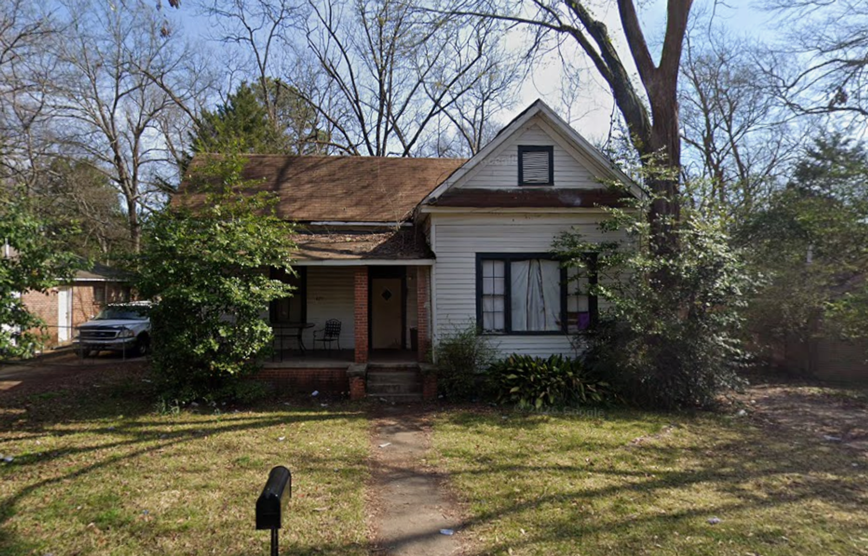 Montgomery Apartment: 425 Arthur St