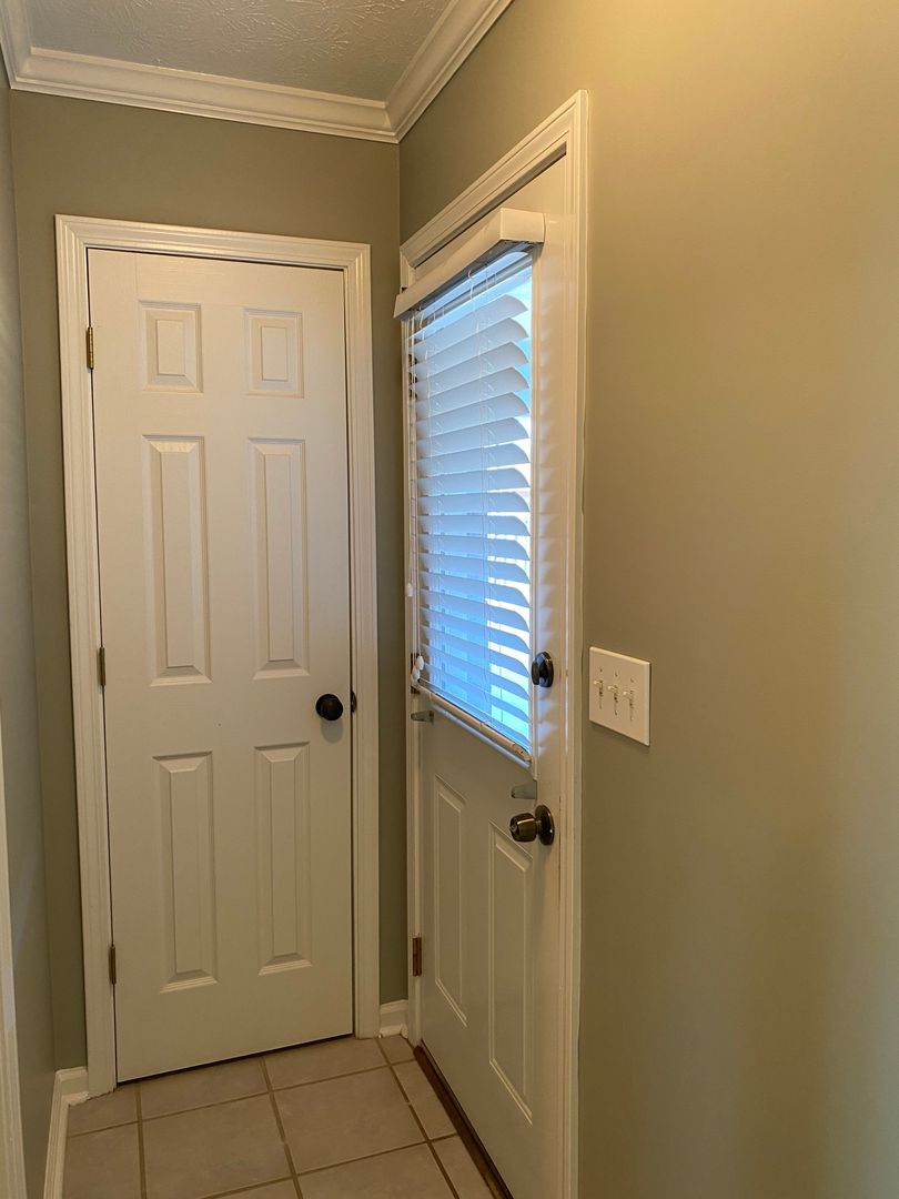 Montgomery House: 8601 Hallwood Dr