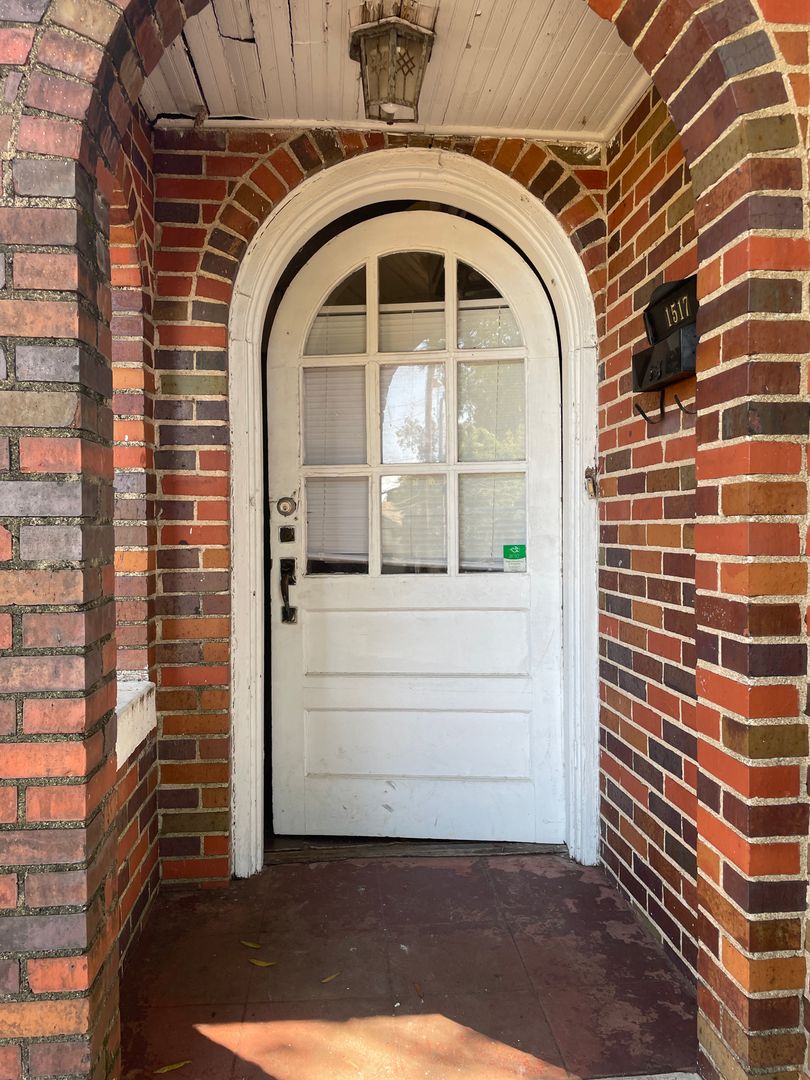 Montgomery Apartment: 1517-1525 Madison Ave. _