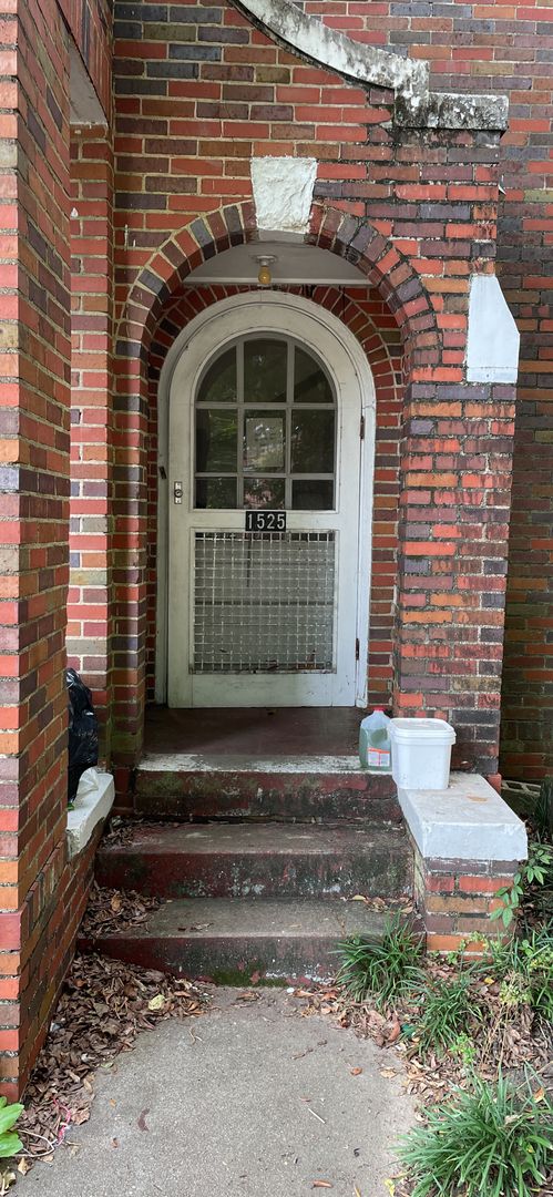 Montgomery Apartment: 1517-1525 Madison Ave. _