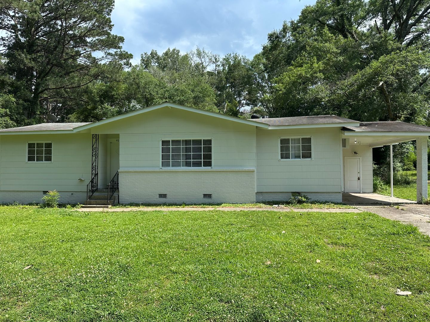 Jackson House: 405 Meadow Moss Road