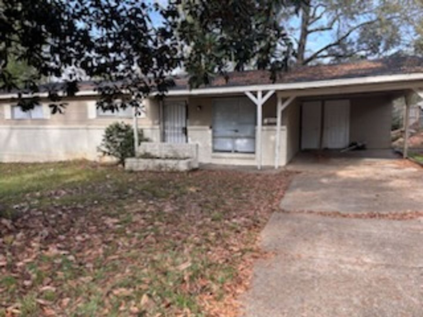 Jackson House: 1374 Dianne Drive