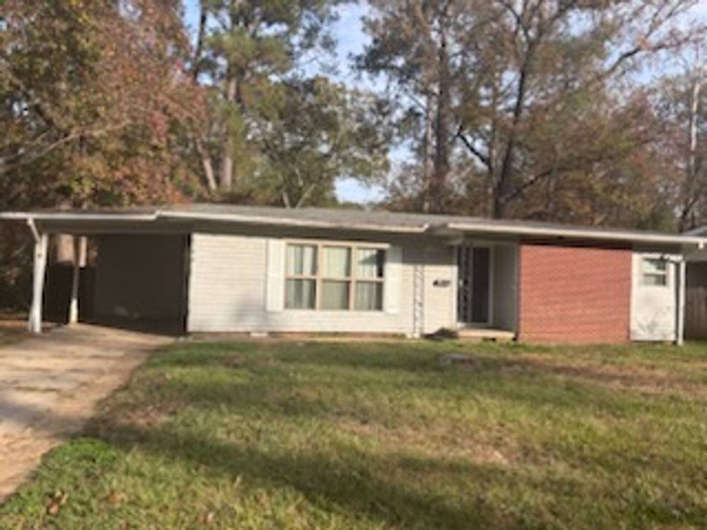 Jackson House: 3078 Oak Forest Drive