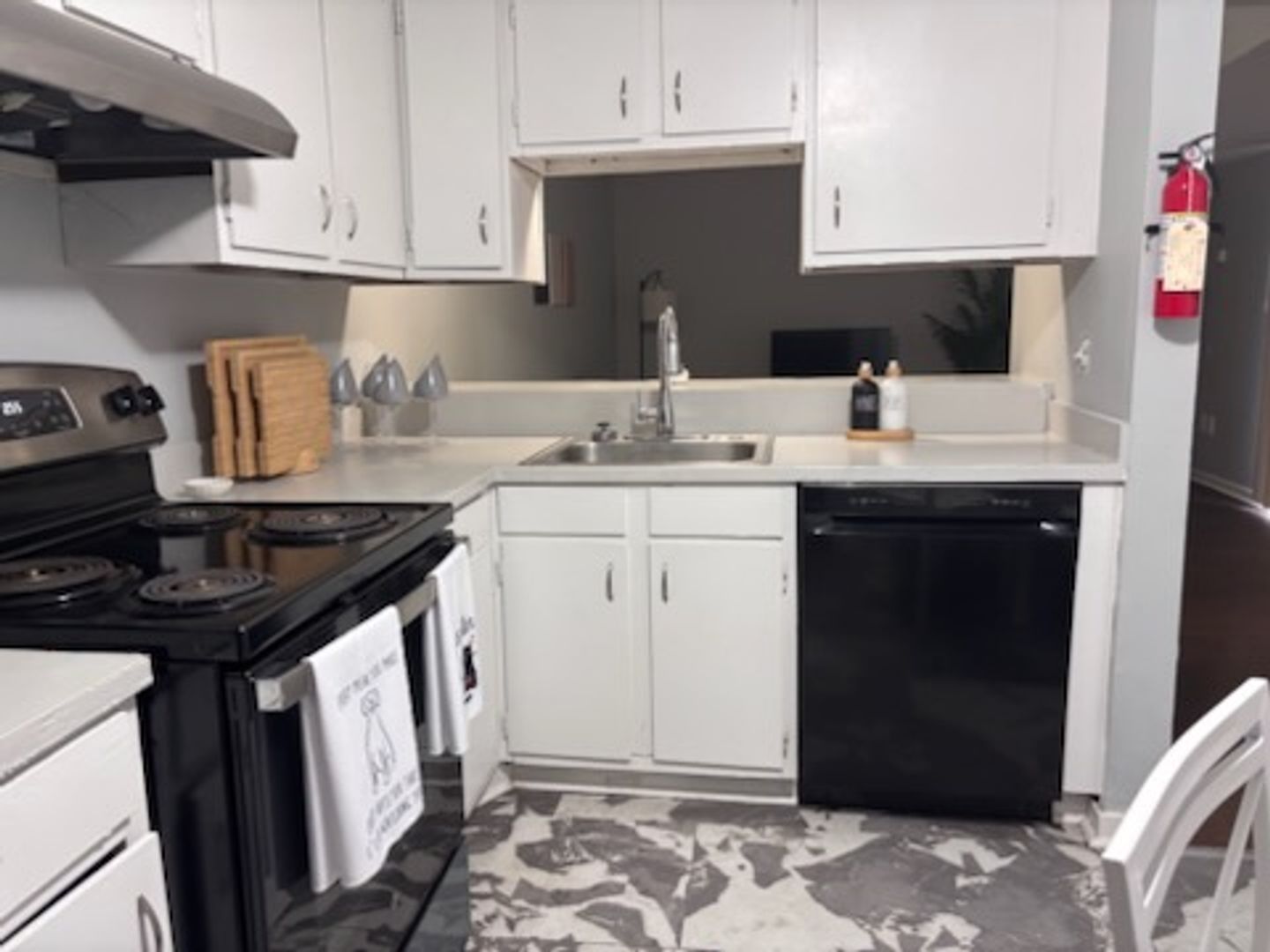 Jackson Apartment: 225 W. McDowell Road