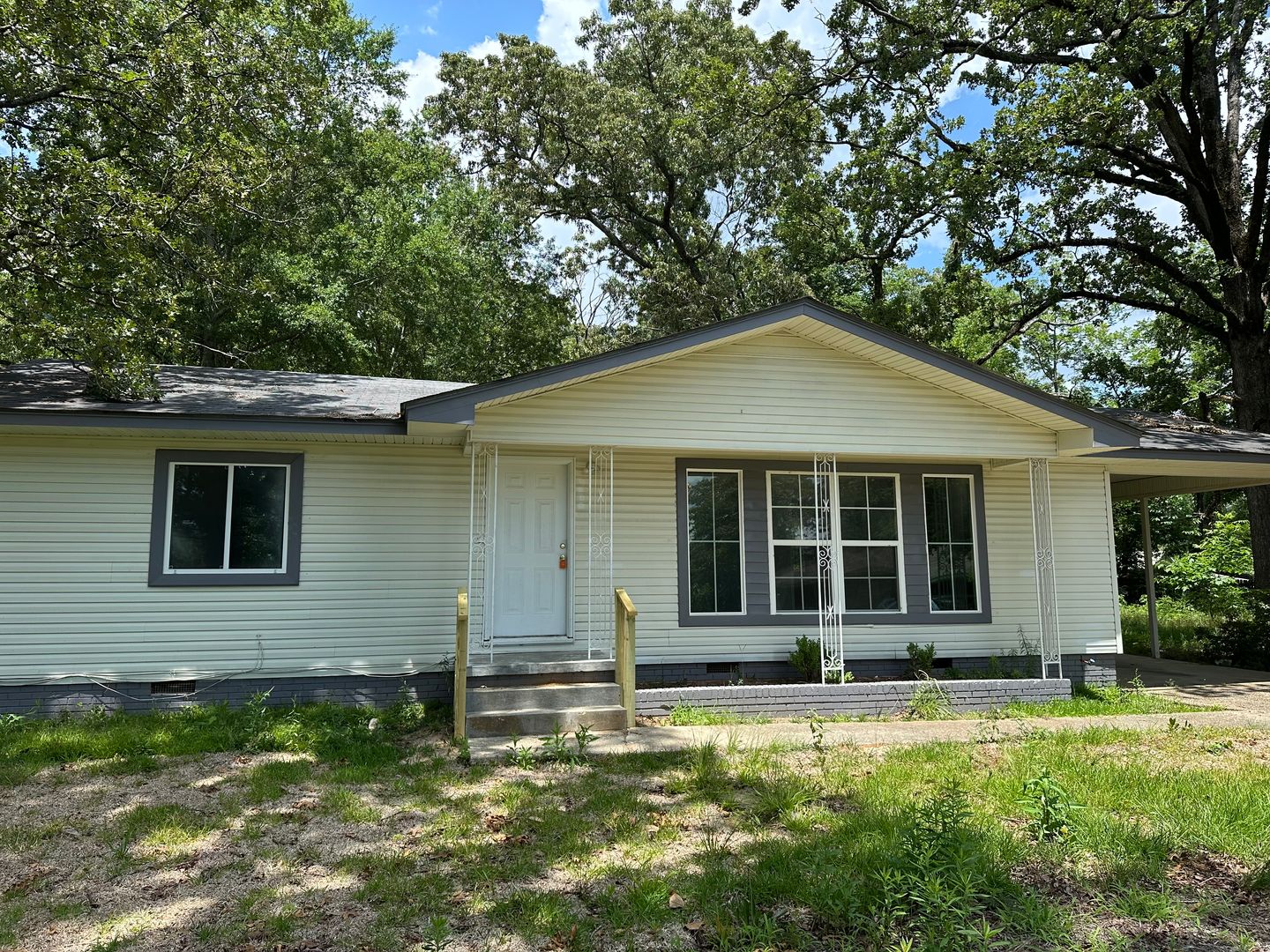 2880 OAK FOREST DR. - JACKSON MS. 39212