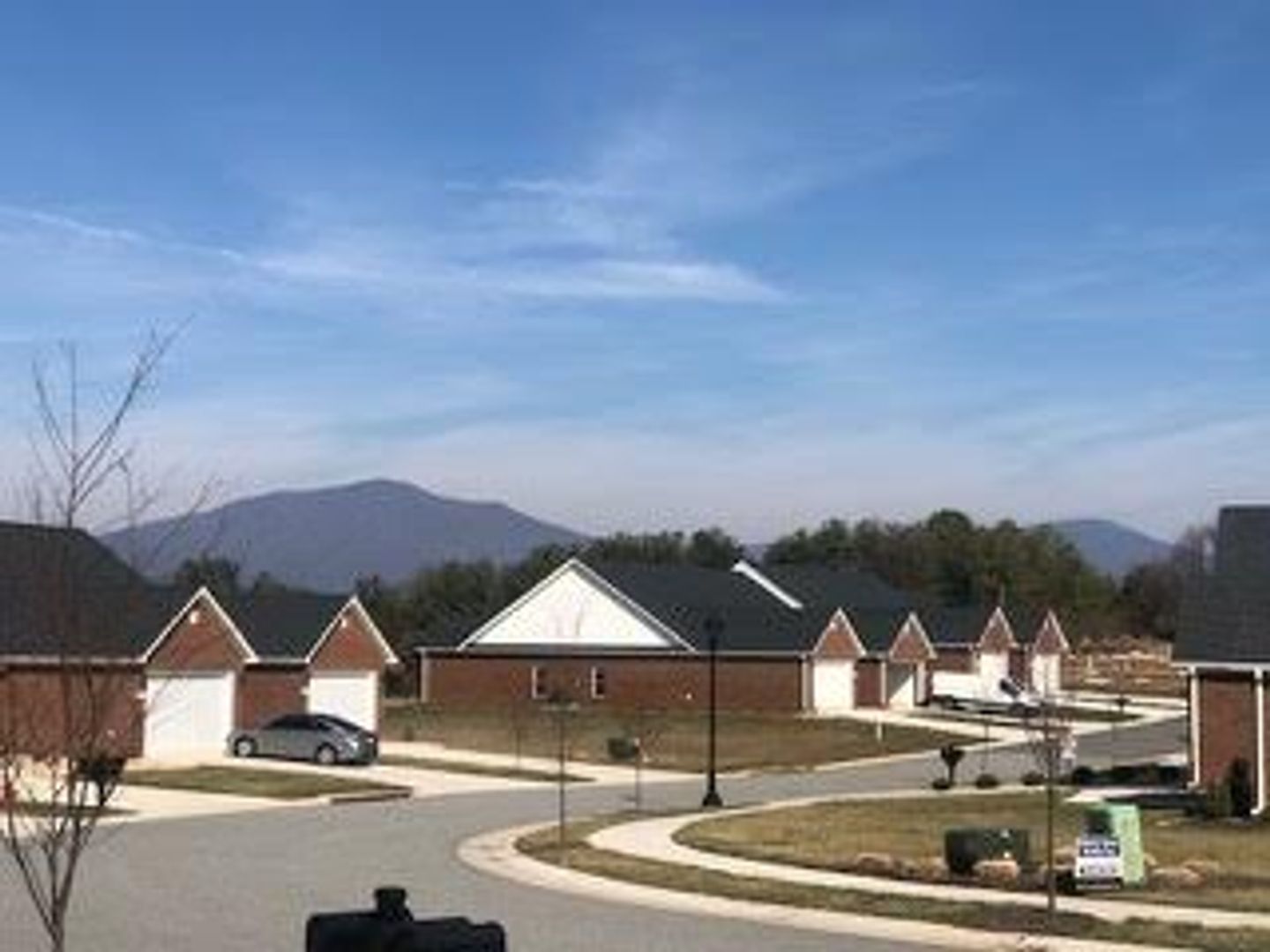 Bedford House: 175 Villa Oak Circle