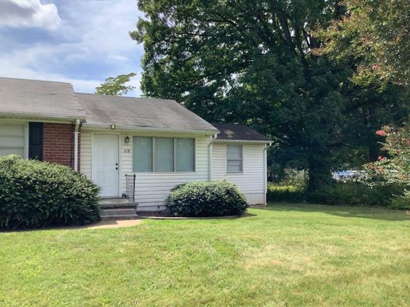 Lynchburg House: 69 Russell Woods Dr #B