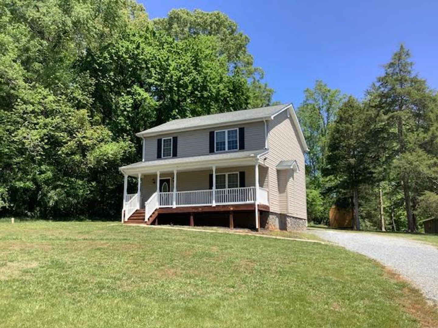 Lynchburg House: 1337 Pine Bluff Dr