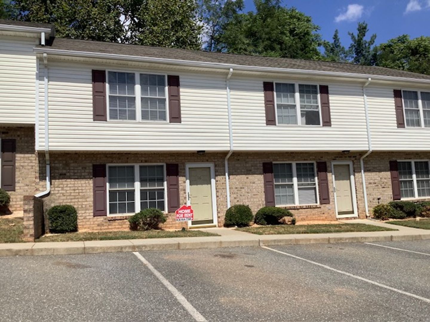 Lynchburg Townhome: 2004 Wards Ferry Road #16