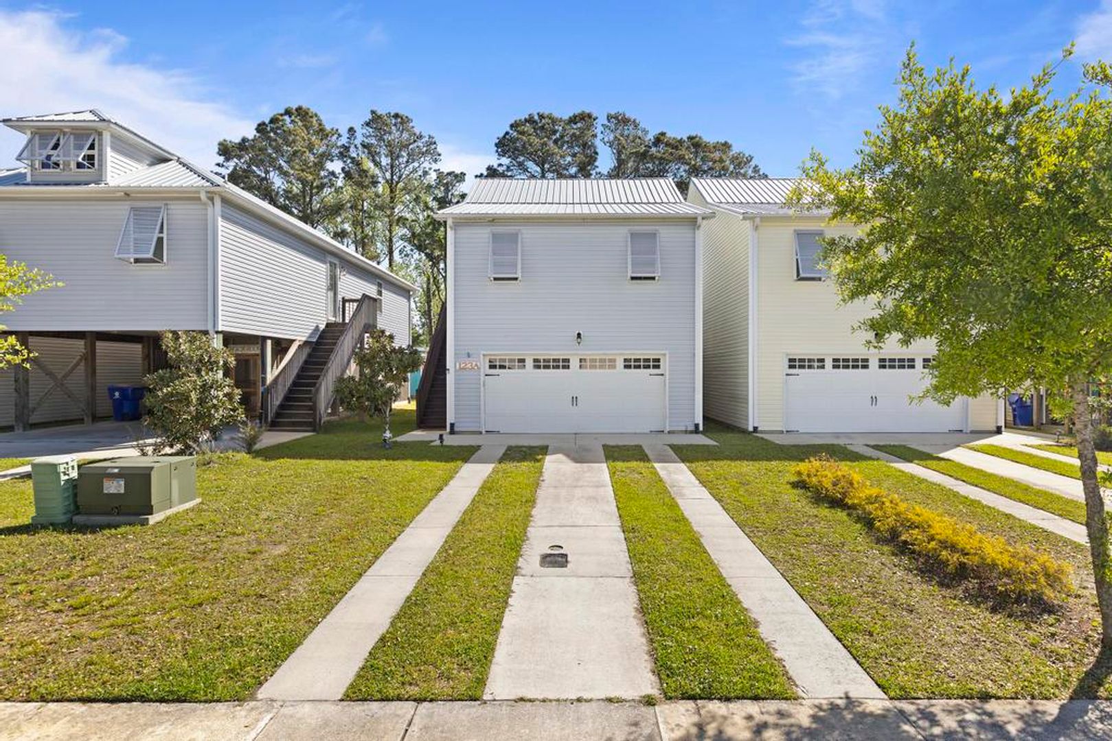Surf City House: 123A James Avenue