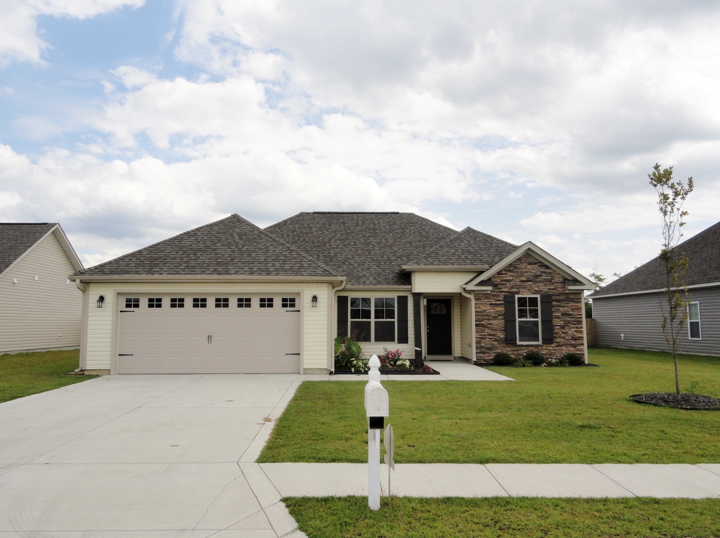 Jacksonville House: 290 Merin Height Rd