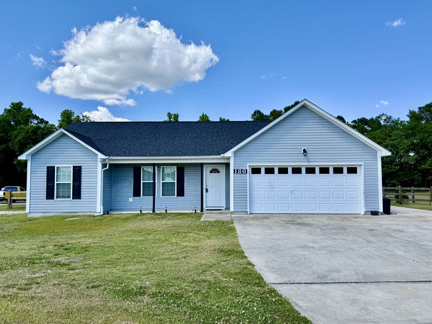Beulaville House: 186 Christy Drive