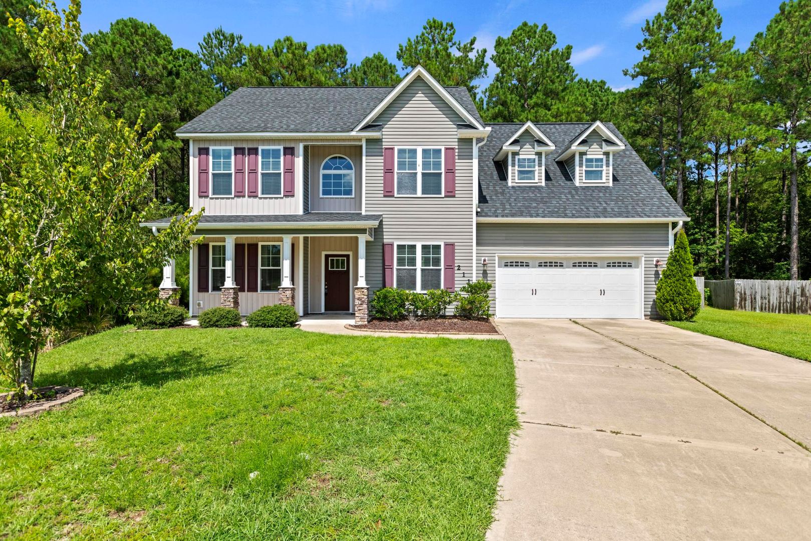 Holly Ridge House: 211 Seneca Court