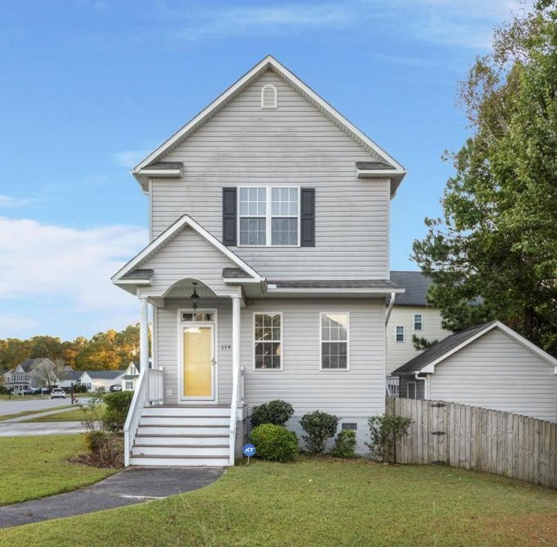 Jacksonville House: 114 Whiteleaf Drive