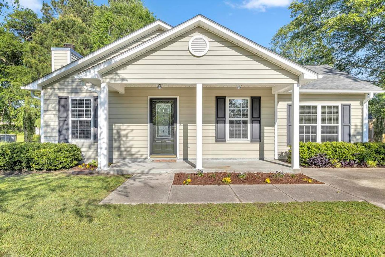 Jacksonville House: 350 Lands End Lane