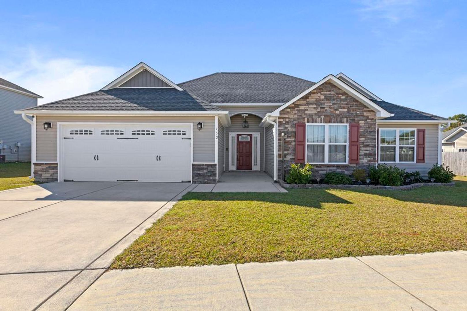 Jacksonville House: 302 Aquamarine Circle