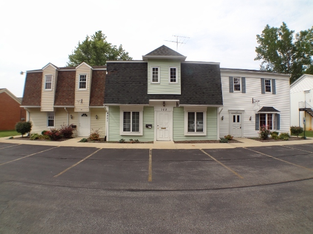 Lorain Apartment: 4461 Oberlin Avenue - Concord Station