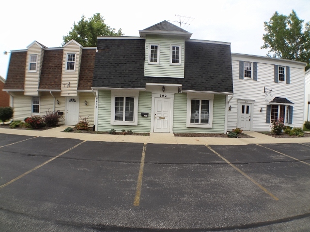 Lorain Apartment: 4461 Oberlin Avenue - Concord Station