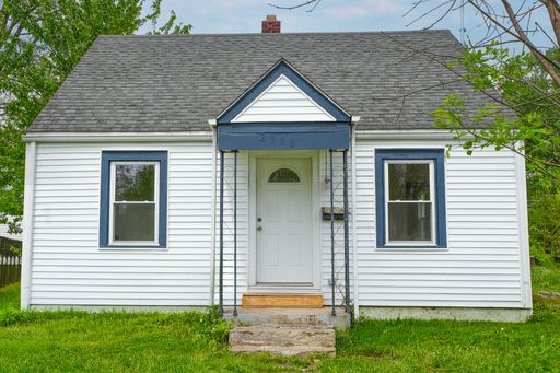 1/2 Off Quiet 3 Bed 1 Bath! – photo 1