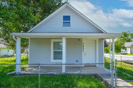 1/2 Off First Month Rent….1807 E. 18th Street / 2 bed 1 bath Ranch in Anderson Indiana – photo 1